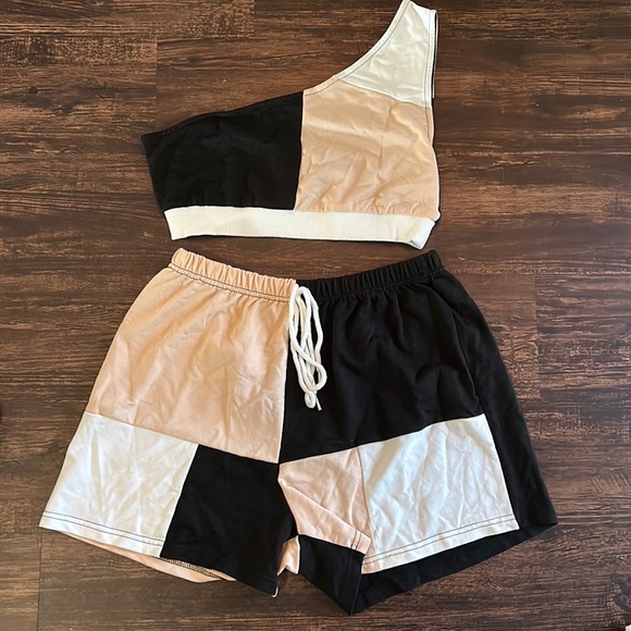 Cream, black, and white set - Picture 1 of 4